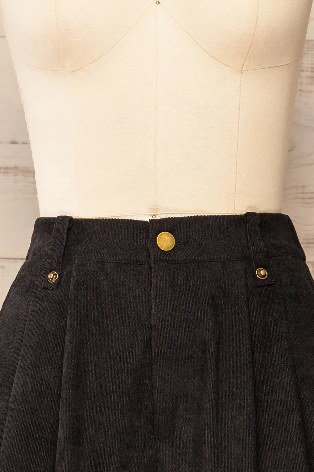 Amsterdam | Black Corduroy Shorts