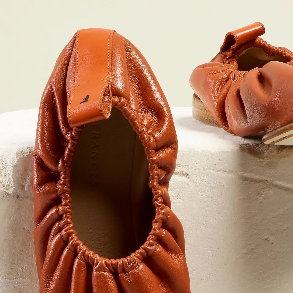Ballerina, Brick