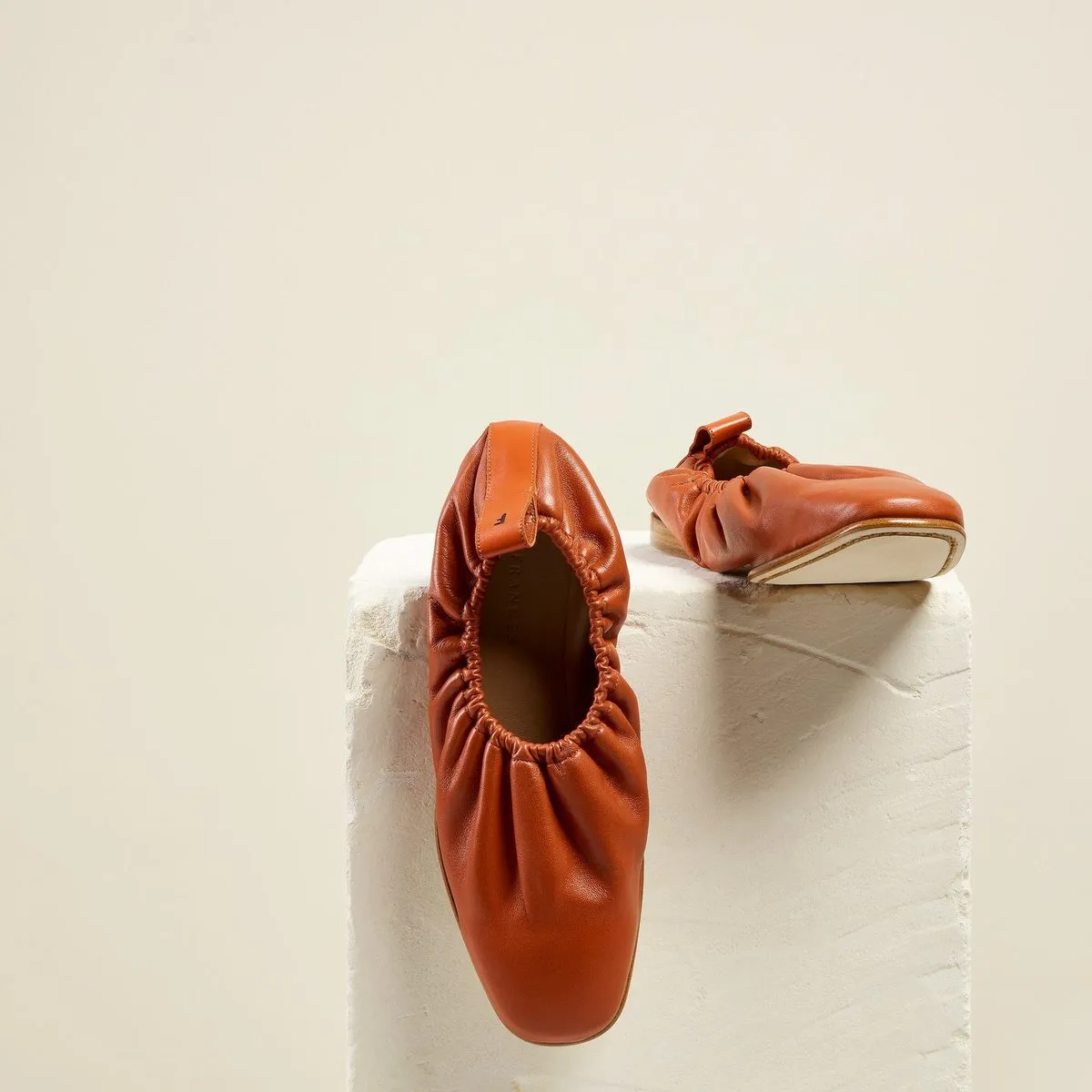 Ballerina, Brick