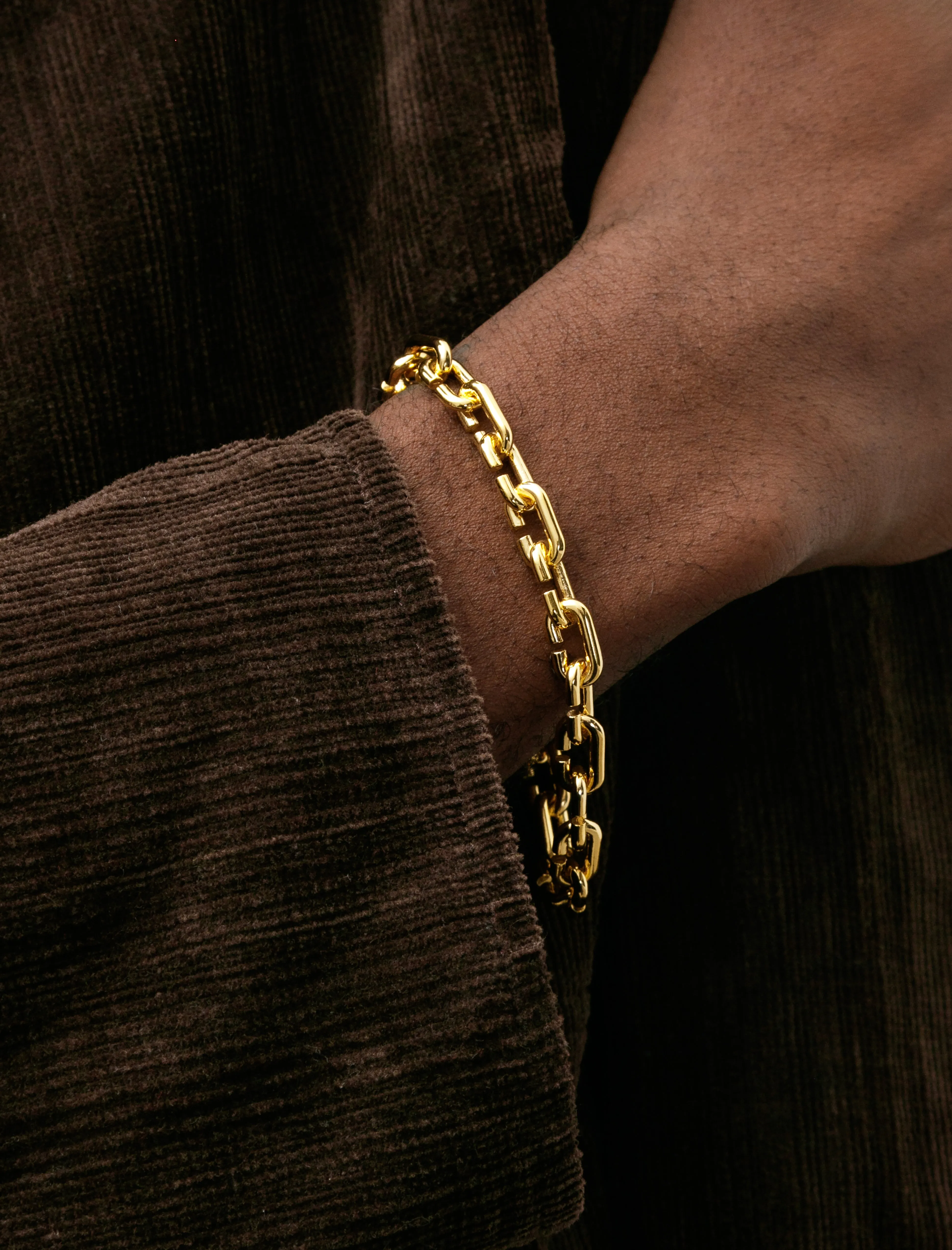 C Bracelet Thin Polished Gold