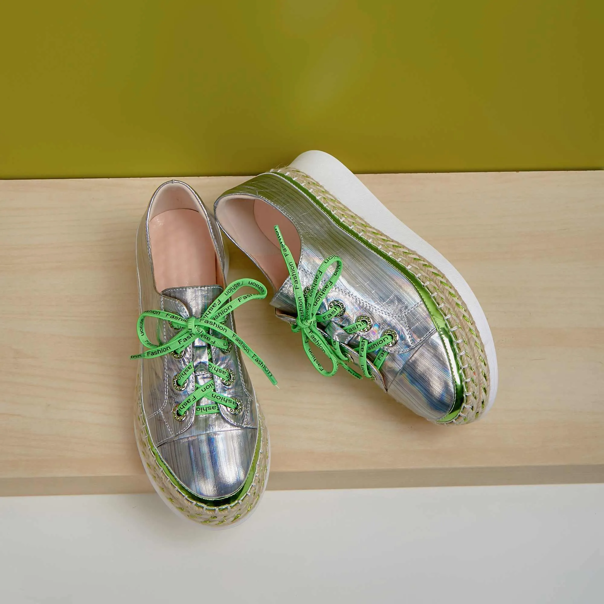 fashion shiny genuine leather mixed colors sneaker round toe thick bottom lace up maide new vulcanized shoes