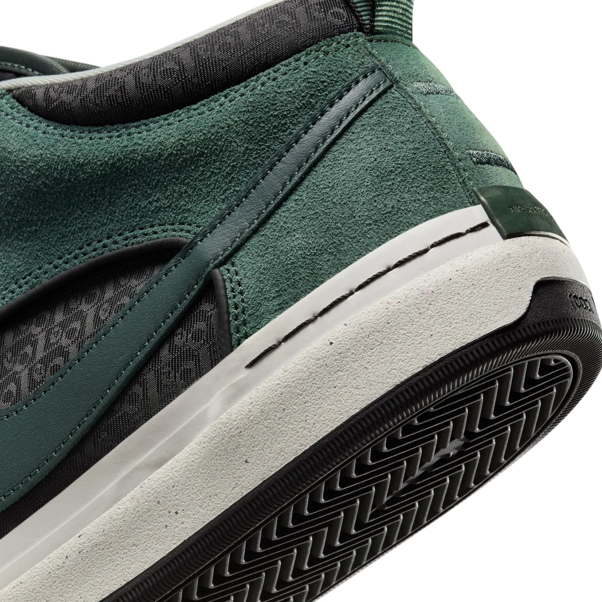 Nike SB React Leo VINTAGE GREEN/VINTAGE GREEN-BLACK