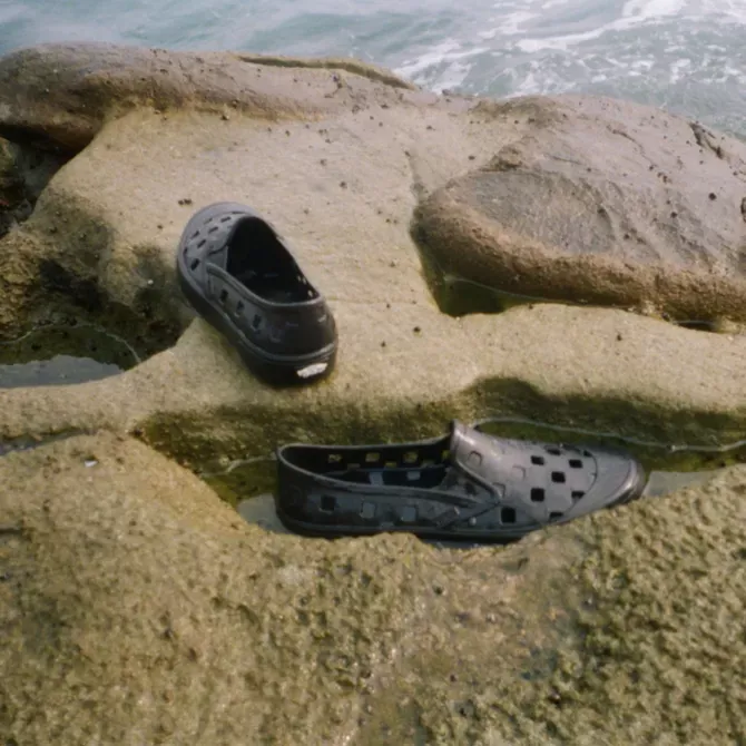 Slip-On Trek - Black